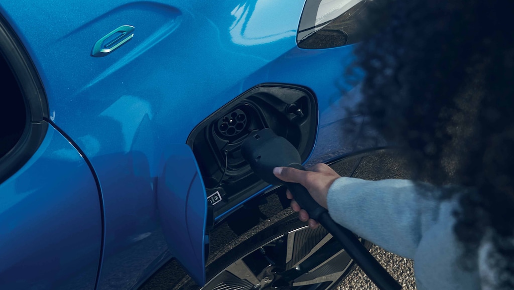 ACCÉDEZ À L'ÉLECTRIQUE AVEC PEUGEOT : e-208 Active à partir de 150 €/mois